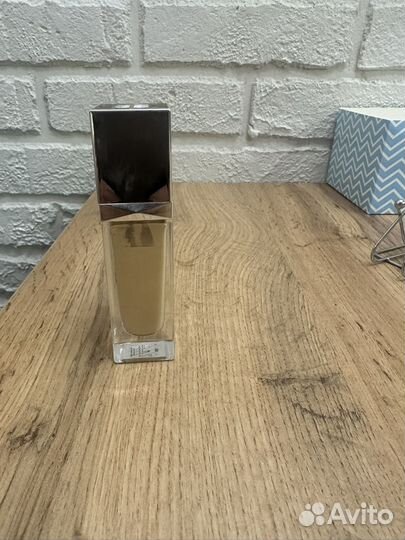 Крем тональный Givenchy