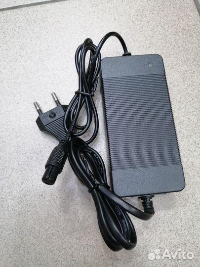 Зарядное устройство для гироскутера