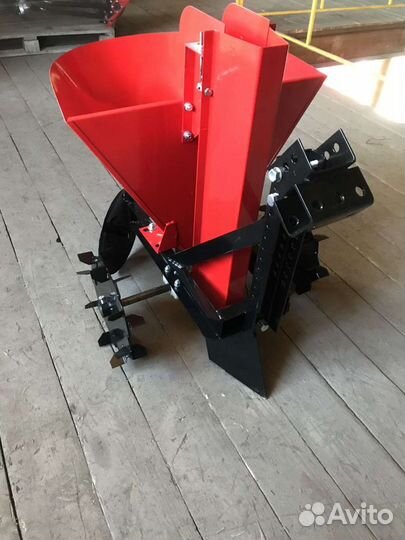 Картофелесажалка для мотоблоков