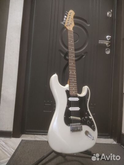 Электрогитара Stagg /Бельгия/ обмен