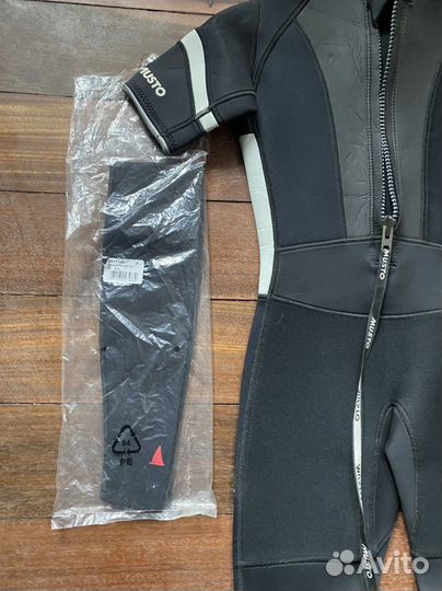 Сухой гидрокостюм Musto JL 12-13лет