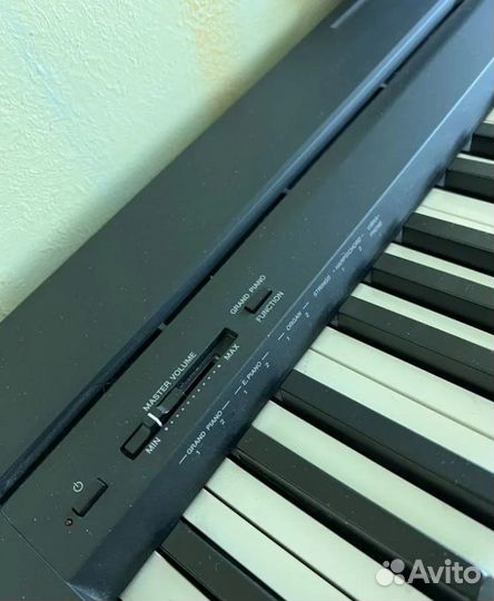 Цифровое пианино yamaha