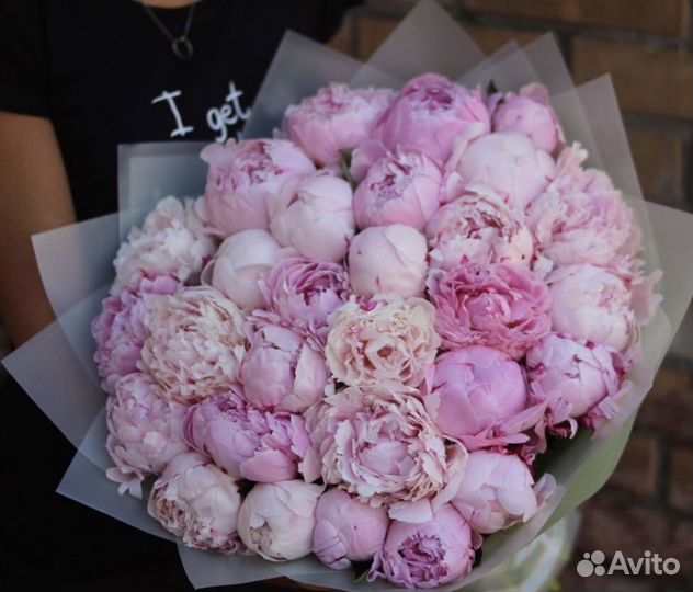 25 розовых пионов в крафте