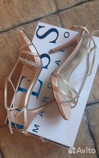 Туфли и босоножки Guess 39