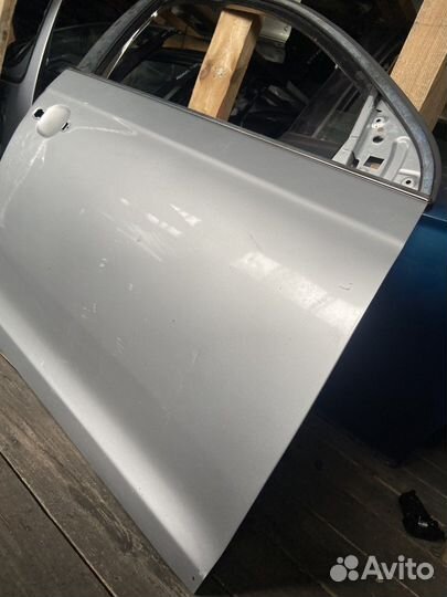 Дверь передняя правая Volkswagen Jetta 5 06-11г
