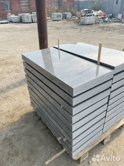Гранитные памятники в наличии