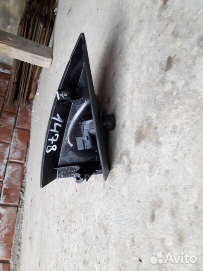 Уголок двери внутренний передний левый Ford Mondeo