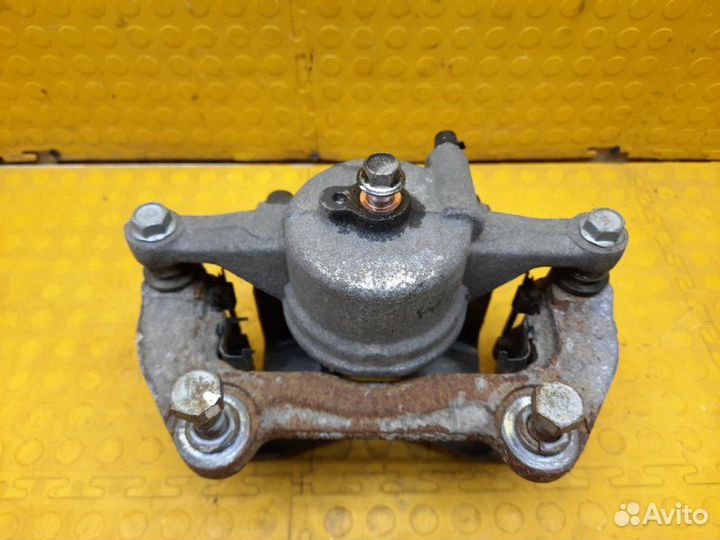 Б/У суппорт тормозной В хорошем состоянии