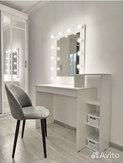 Зеркало для макияжа с подсветкой