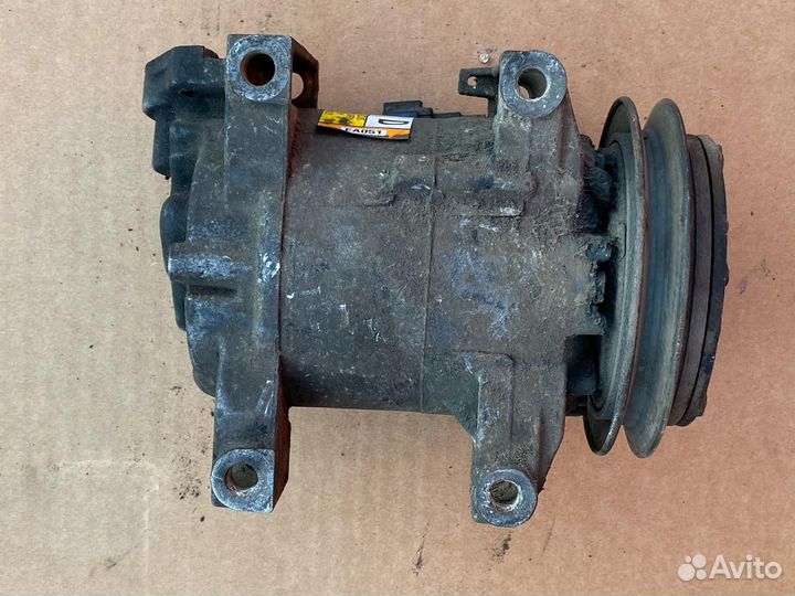 Компрессор кондиционера Nissan Almera N16 2000