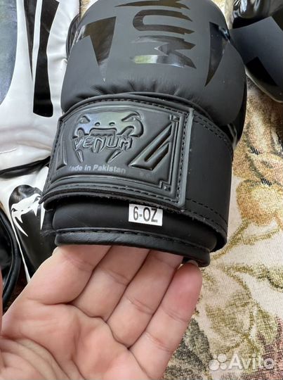 Боксерский шлем venum, перчатки