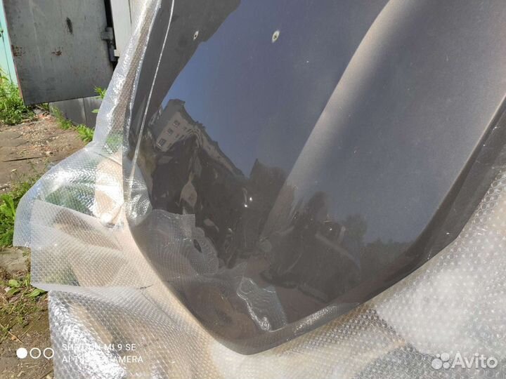 Капот на весту