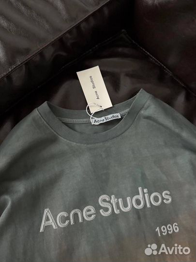 Стильный женский лонгслив Acne Studios