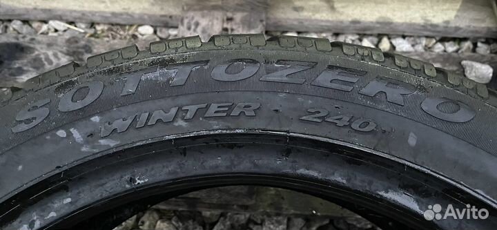 Pirelli Sottozero Winter 240 235/45 R18
