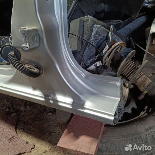 Порог кузова левый Renault Kaptur внедорожник