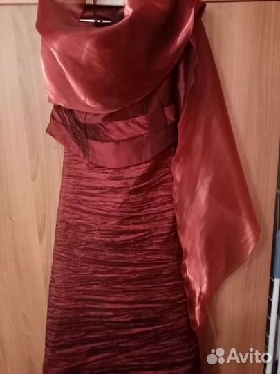 Вечерние платья в пол