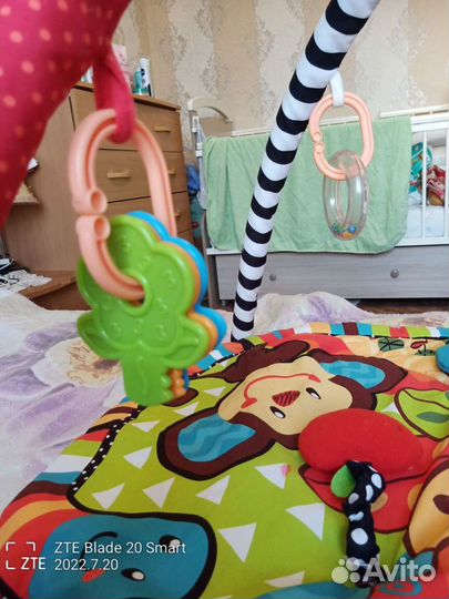 Развивающий коврик Жирафики