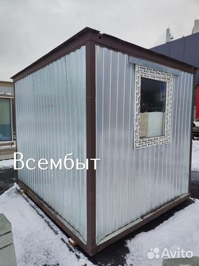 Зимняя бытовка с двухскатной крышей