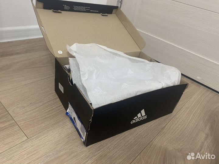 Кроссовки adidas зима-весна 2024