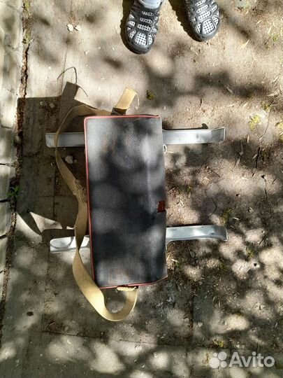 Ящик для зимней рыбалки СССР (на лыжах)