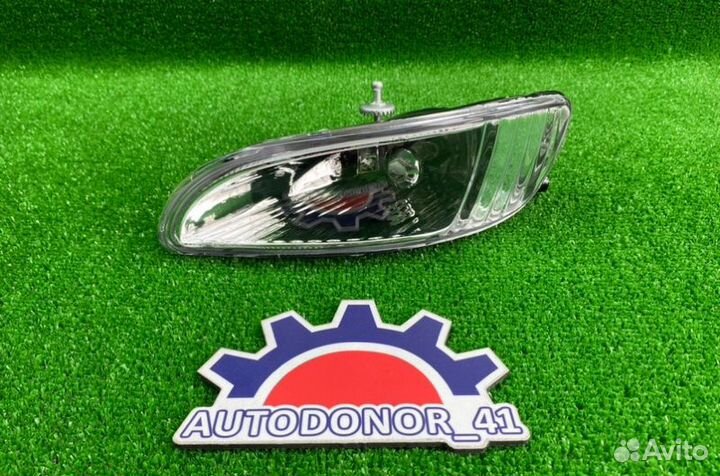Фара противотуманная передняя левая Toyota Harrier