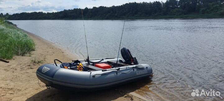 Лодка с мотором