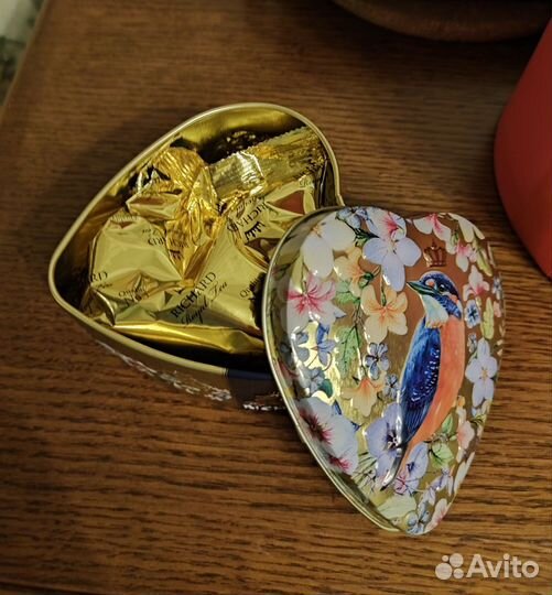 Металлическая баночка Сердечко