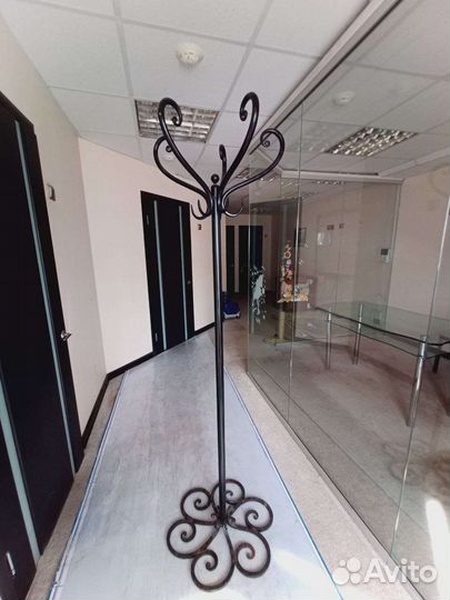 Вешалка для одежды напольная металлическая