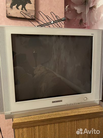 Телевизор samsung