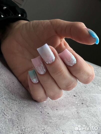 Педикюр с покрытием гель-лаком