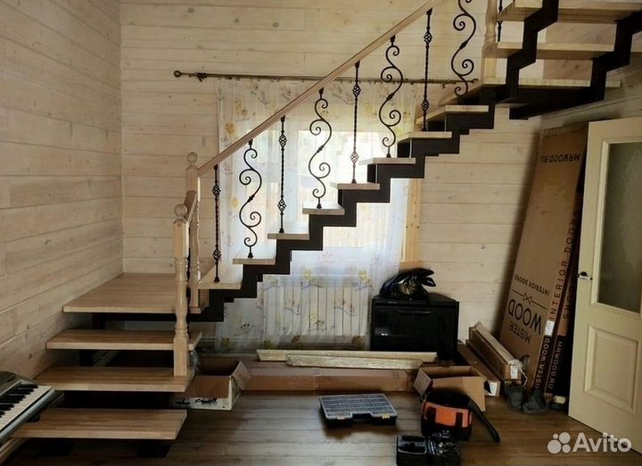 Лестница на металлокаркасе