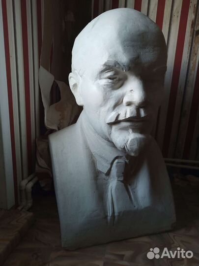 Бюст Ленина большой