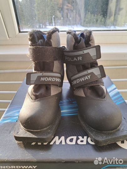 Лыжные ботинки