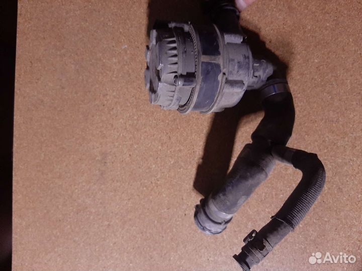 Насос водяной (помпа) Mercedes-Benz C-class