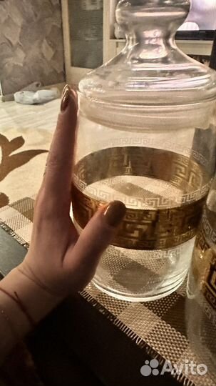 Банка с крышкой