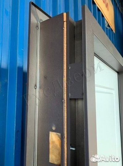 Классическая металлическая входная термо дверь