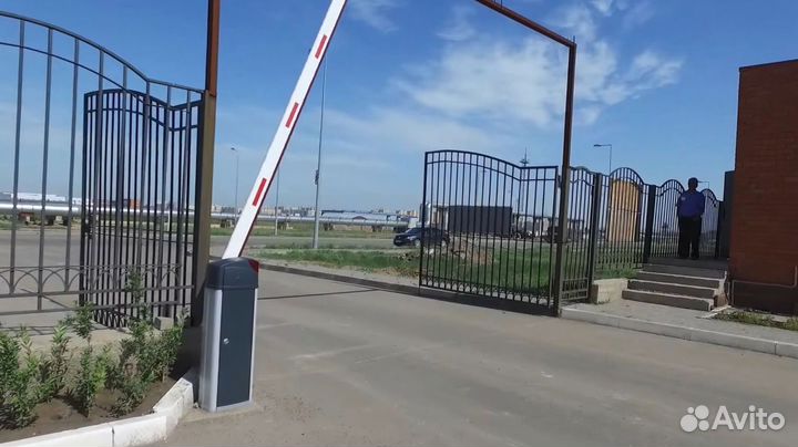 Автоматический шлагбаум
