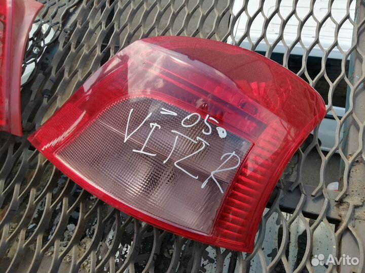 Фонарь задний Toyota Vitz 90 кузов