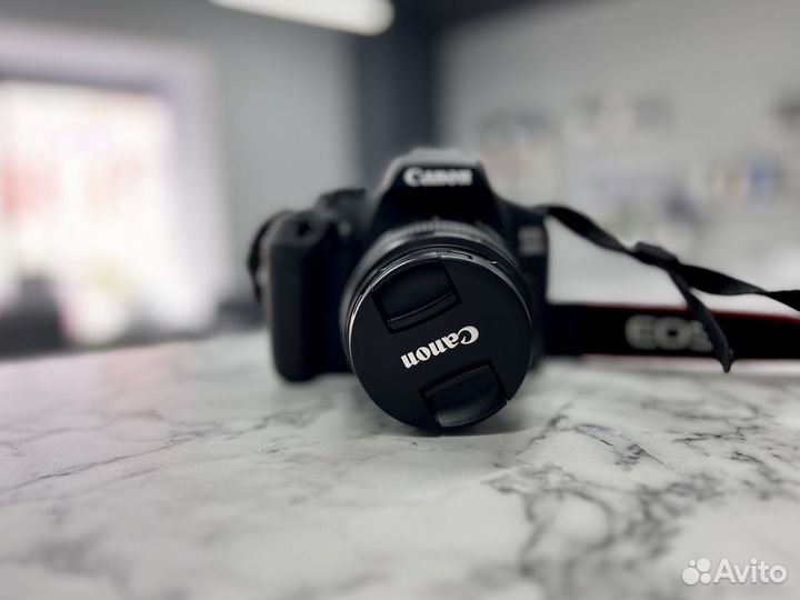 Зеркальный фотоаппарат canon eos 2000d