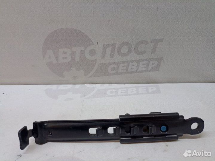 Механизм регулировки ремня безопасности передний