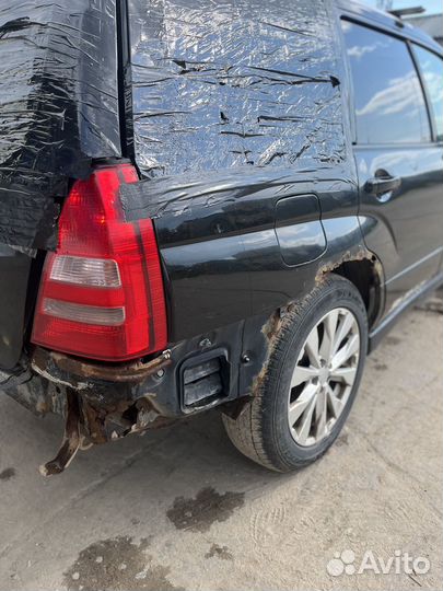 Subaru Forester 2.0 AT, 2002, битый, 400 000 км
