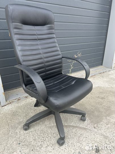 Компьютерное кресло