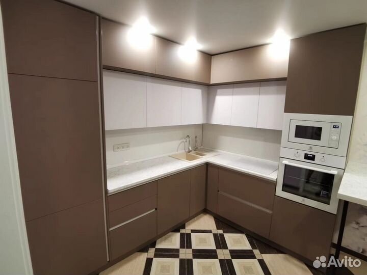 Новый кухонный гарнитур/ вместительная кухня