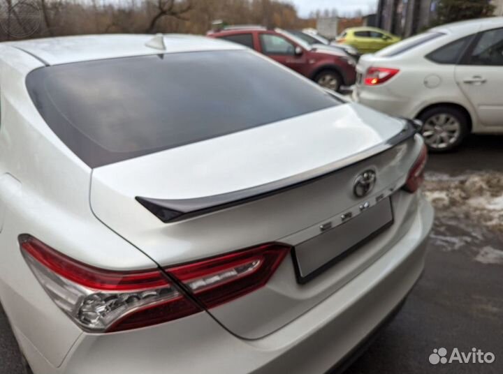 Спойлер на багажник Toyota Camry 70