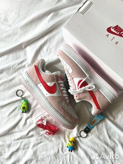 Nike Air Force 1 Valentine's Day