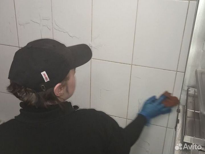 Продавец, кассир, официант, и тд