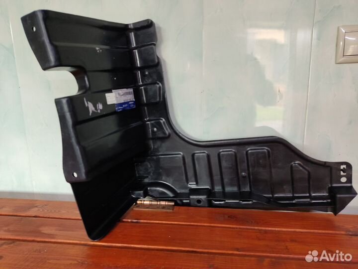 Защитная панель двигателя правый Hyundai Elantra M