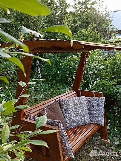 Садовые качели из дерева