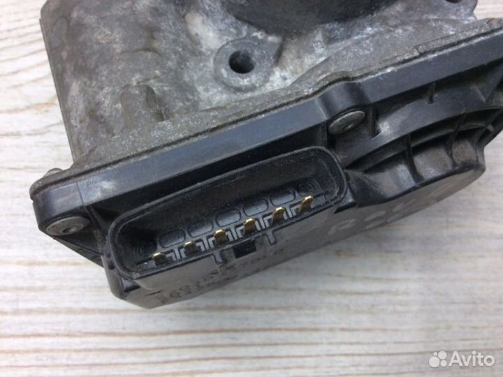 Заслонка дроссельная электрическая Toyota Rav4