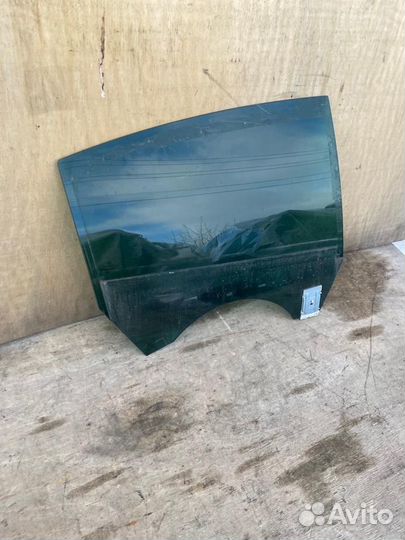 Стекло двери задней R VW Passat Cc